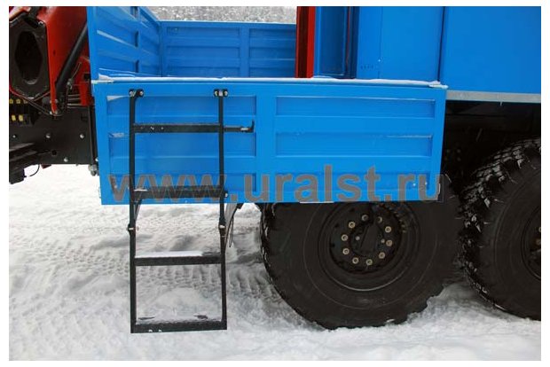 Раскладная лестница бортовой платформы ПАРМ