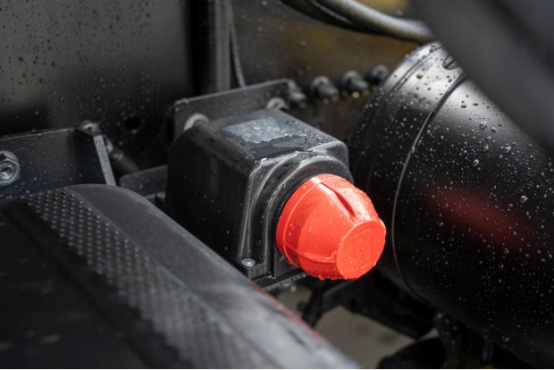 Наружная кнопка отключения массы