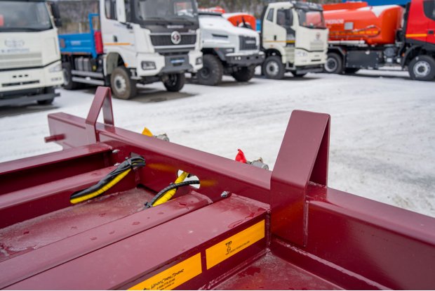 Ловители-направляющие для контейнера