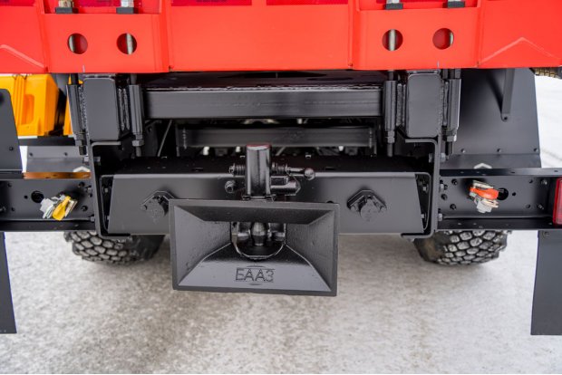 Заднее сцепное устройство