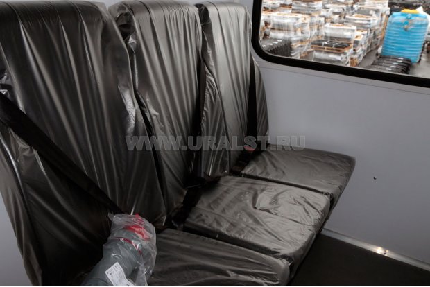 Пассажирские сиденья