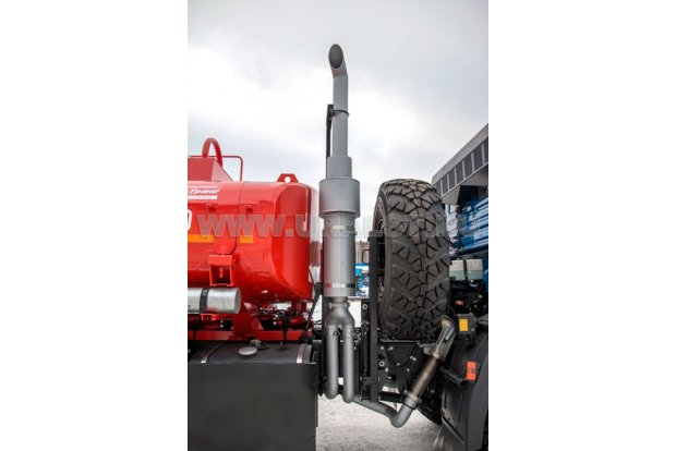 Перенос выхлопной системы за кабину