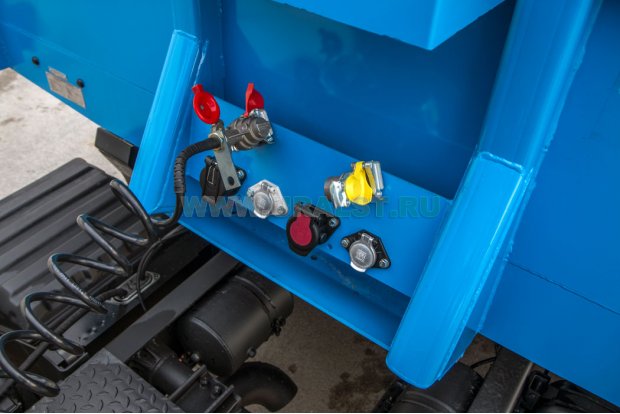 Разъемы пневматичиеской системы и электрической сети