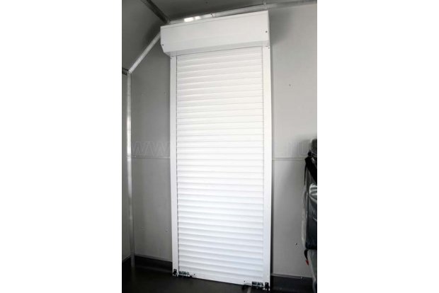 Дверь по типу рольставни (жалюзи) на алюминиевых направляющих