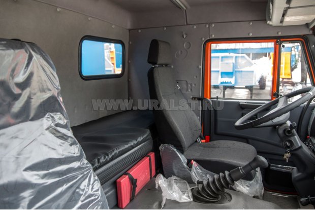 Спальное место в кабине водителя