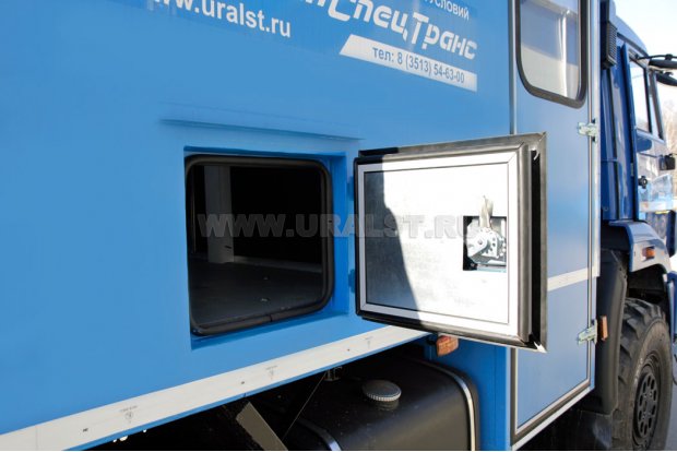 Люк рабочего отсека