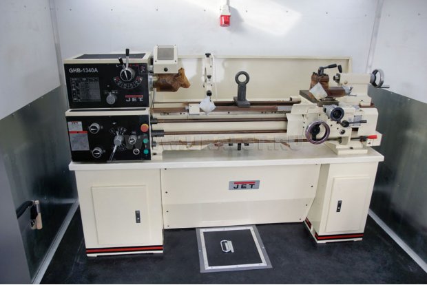 Токарный станок