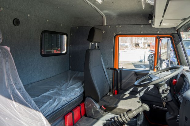 Спальное место в кабине водителя