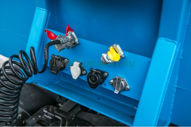 Разъемы пневматичиеской системы и электрической сети