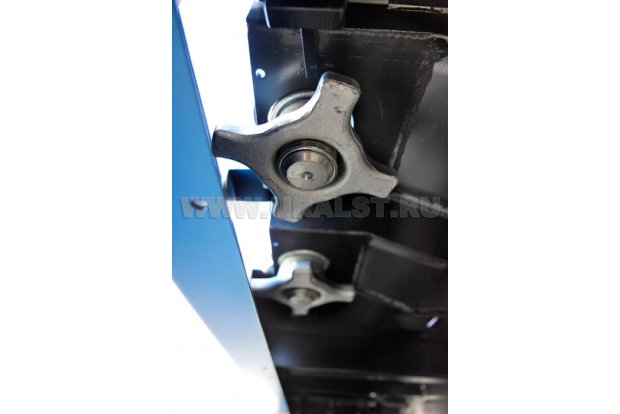 Фитинги для фиксации перевозимых контейнеров