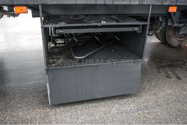 Подкузовной ящик. Лестница