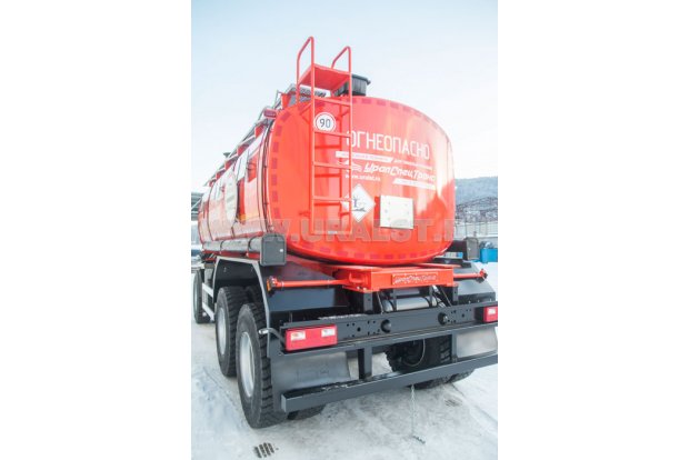 Лестница на площадку обслуживания цистерны