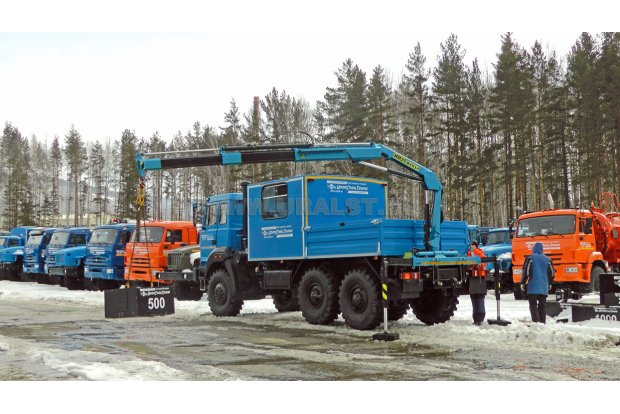 Грузопассажирский автомобиль на шасси Урал 4320-81 с КМУ ИМ-25