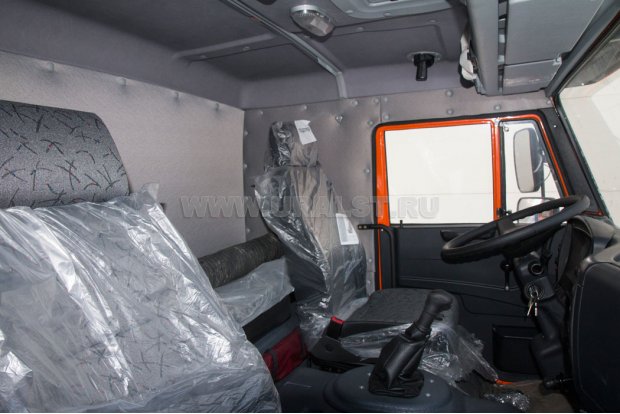 Спальное место в кабине водителя