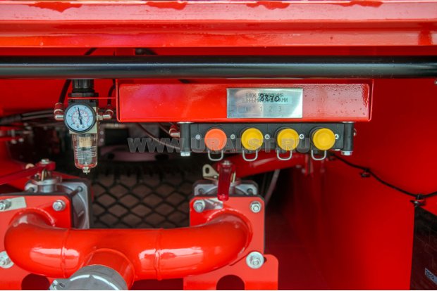 Блок пневмоуправления донными клапанами