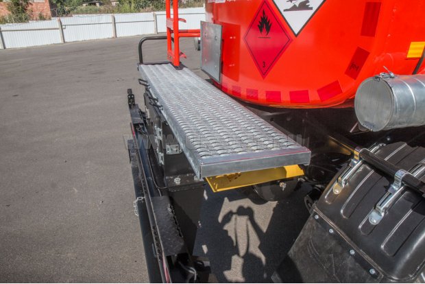 Площадка обслуживания цистерны