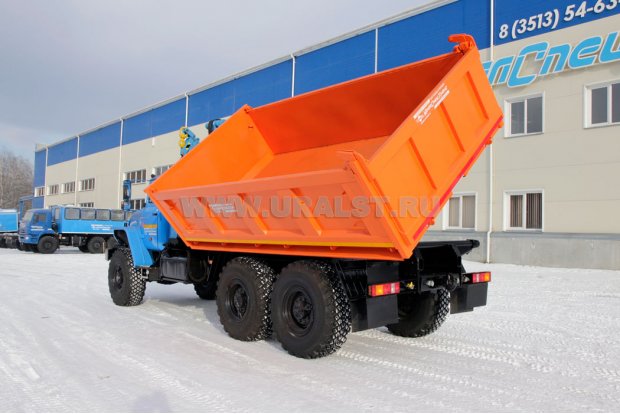 Автомобиль самосвал Урал 4320-72М с краном-манипулятором ИМ-95