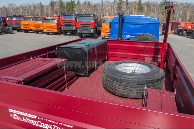 Бортовая платформа на гусаке