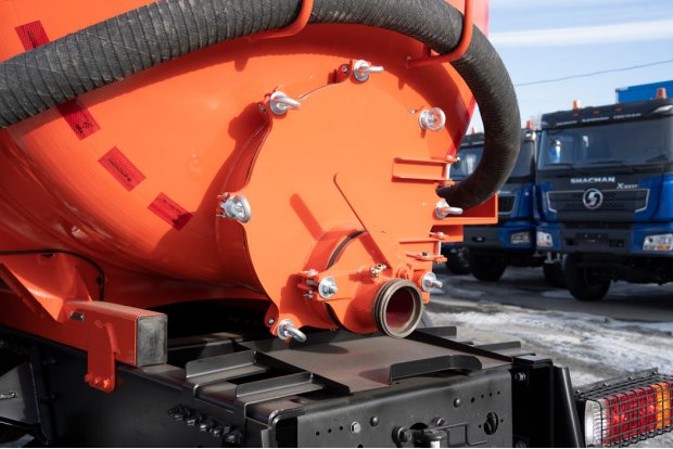 Приемный лючок