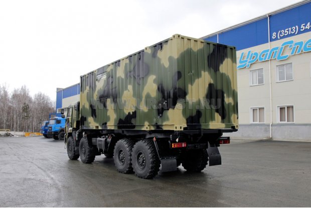 Автомобиль контейнеровоз Камаз 63501 с контернером на платформе
