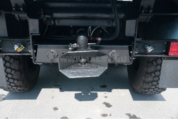 Заднее сцепное устройство