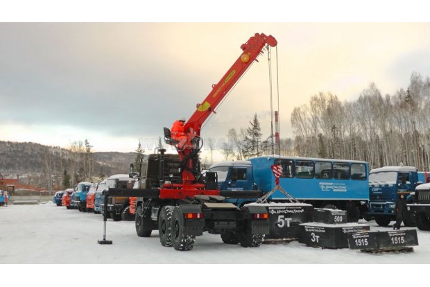 Седельный тягач Урал 44202-82Е5 с КМУ ИТ-150 УСТ-5453