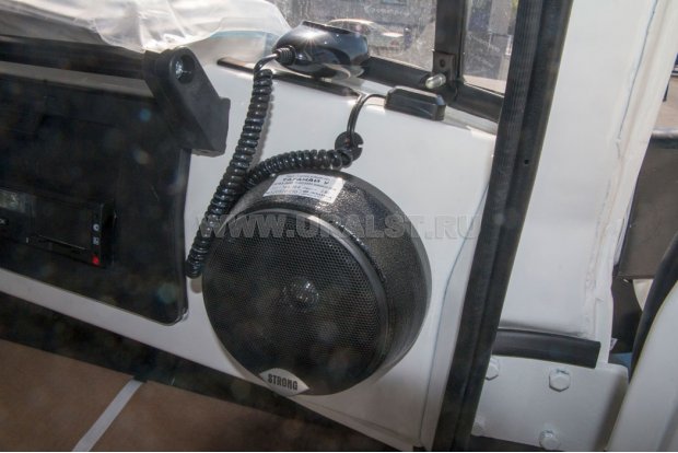Переговорное устройство в кабине водителя