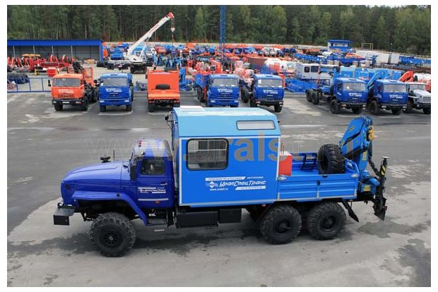 Фургон Урал с КМУ