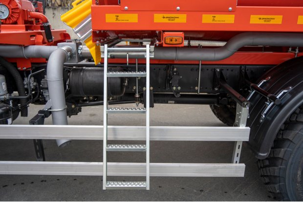 Выдвижная лестница