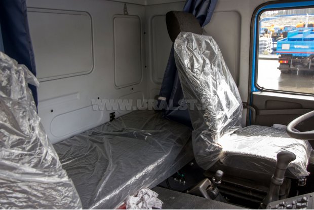 Спальное место в кабине водителя