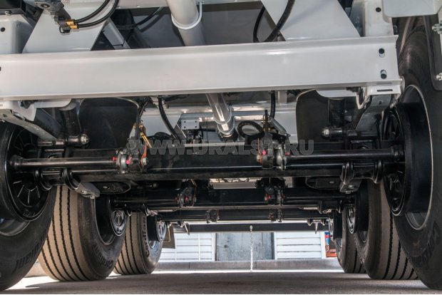 Пневматическая подвеска полуприцепа цистерны