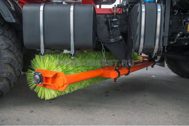 Средняя щетка