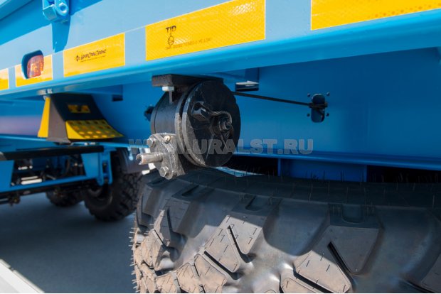 Лебедка запасного колеса