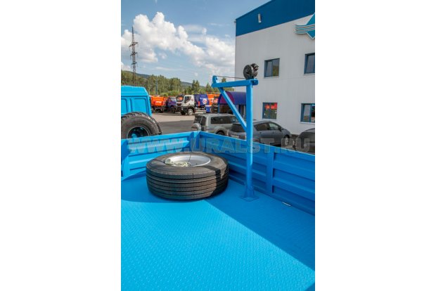 Укосина, запасное колесо