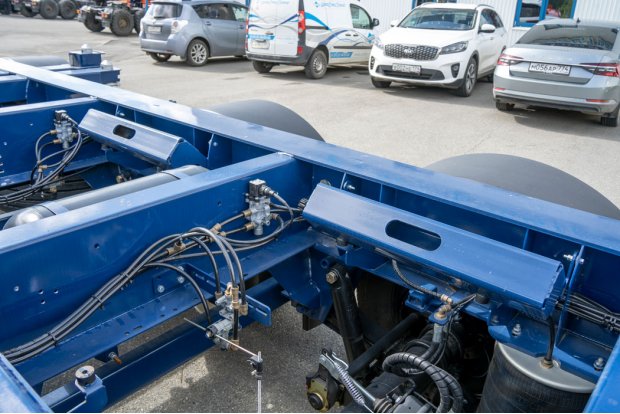 Откидные опоры контейнера