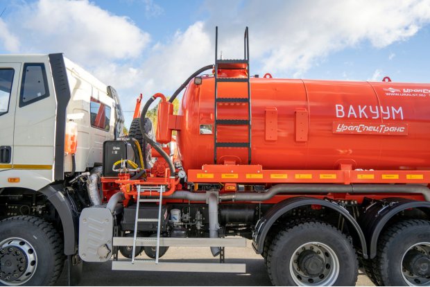 Лестница для подъема на площадку обслуживания цистерны