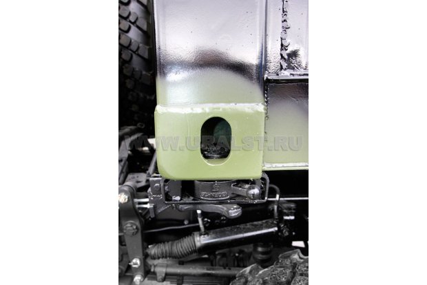 Фиксация контейнера на платформе контейнеровоза