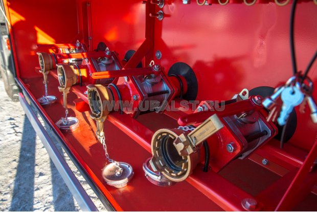 Трубопровод с быстроразъемным соединением (БРС)