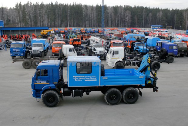 Грузопассажирский автомобиль Камаз 43118-46 с краном-манипулятором ИМ-150