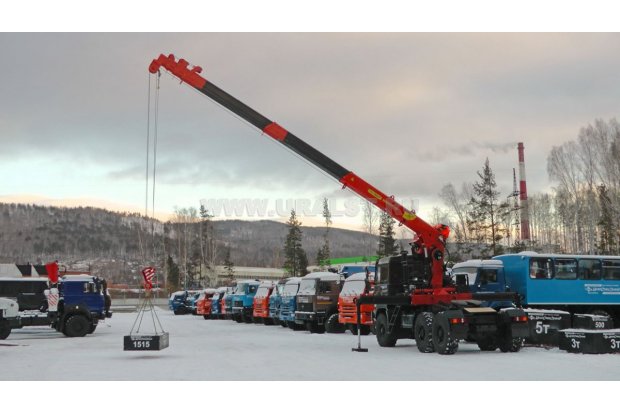 Седельный тягач Урал 44202-82Е5 с КМУ ИТ-150 УСТ-5453