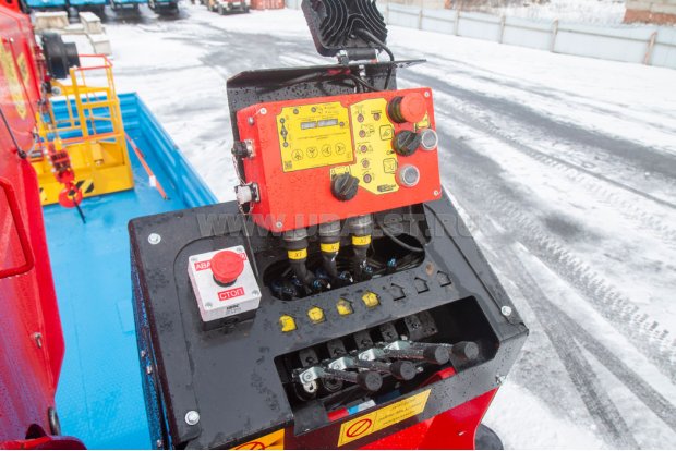 Пульт управления КМУ