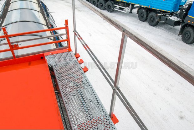 Площадка обслуживания цистерны