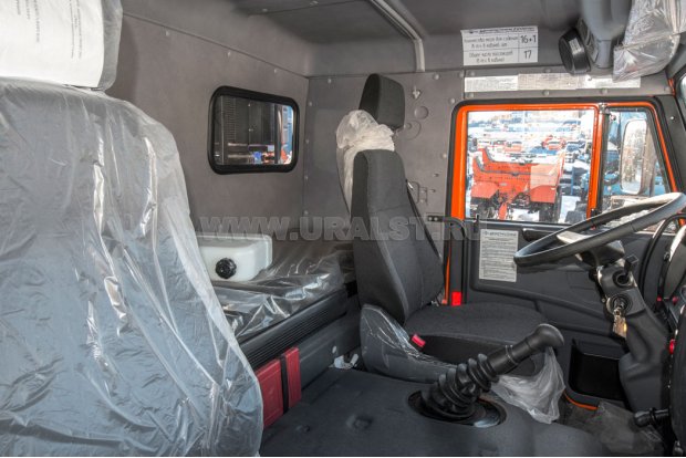 Спальное место в кабине водителя