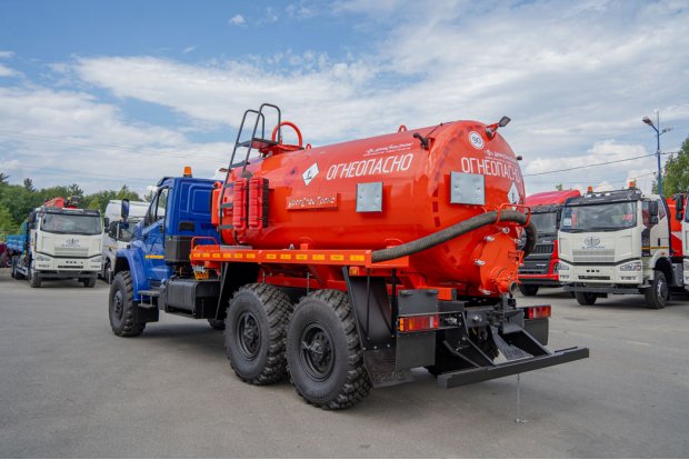 Нефтепромысловая автоцистерна АКН-10 КО УСТ 5453 Урал NEXT 4320-6951-72 ревизионный люк, доработка под ДОПОГ