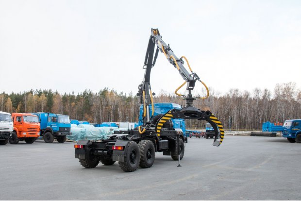 Седельный тягач Урал 44202 с ГМ ОМТЛ-120-02 УСТ-5453