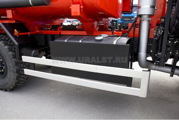 Топливный бак. Боковая защита