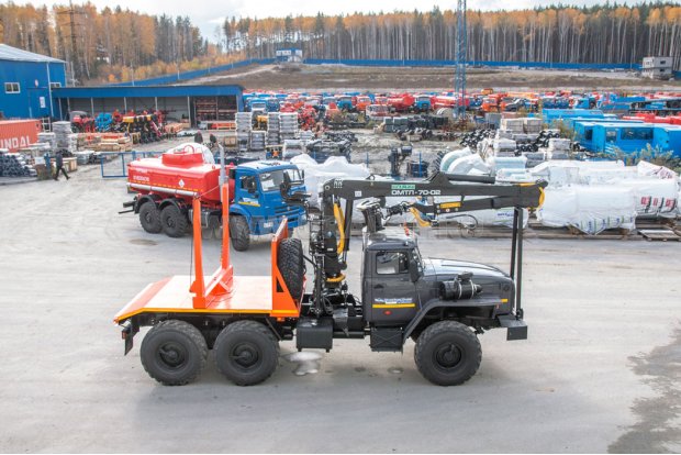 Автомобиль-тягач хлыстотвоз