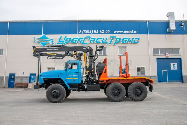Лесовоз Урал 5557-72М с гидроманипулятором VM10L