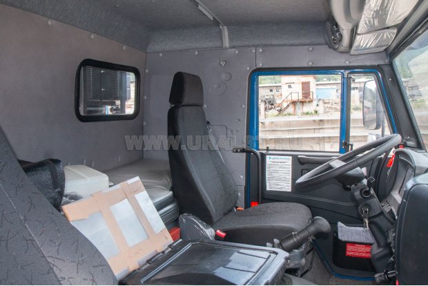 Спальное место в кабине водителя