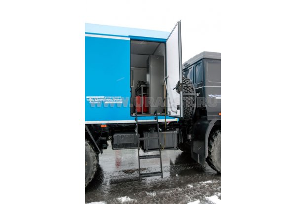 Откидная двухсекционная лестница